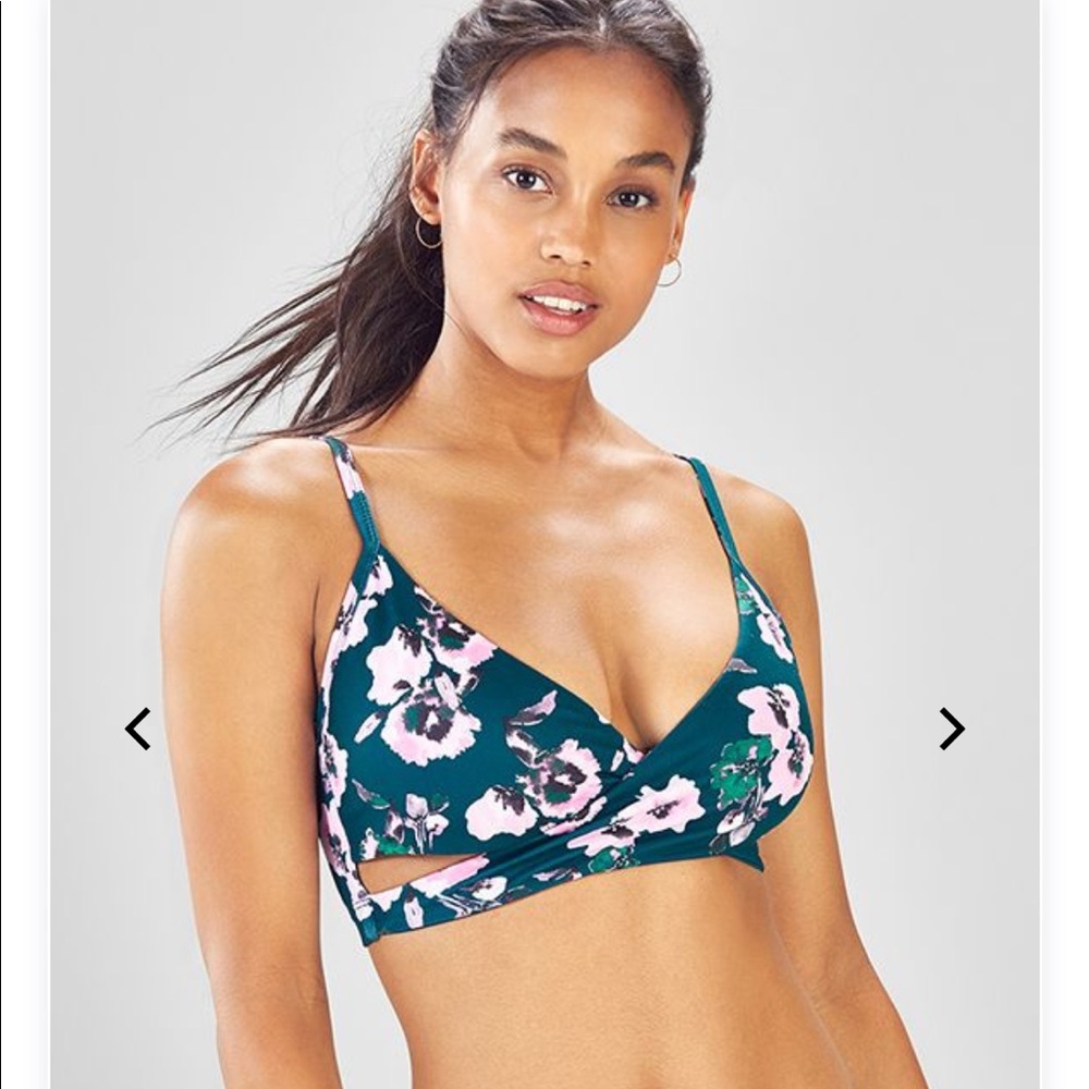 NWT Fabletics Tammy Sports Bra